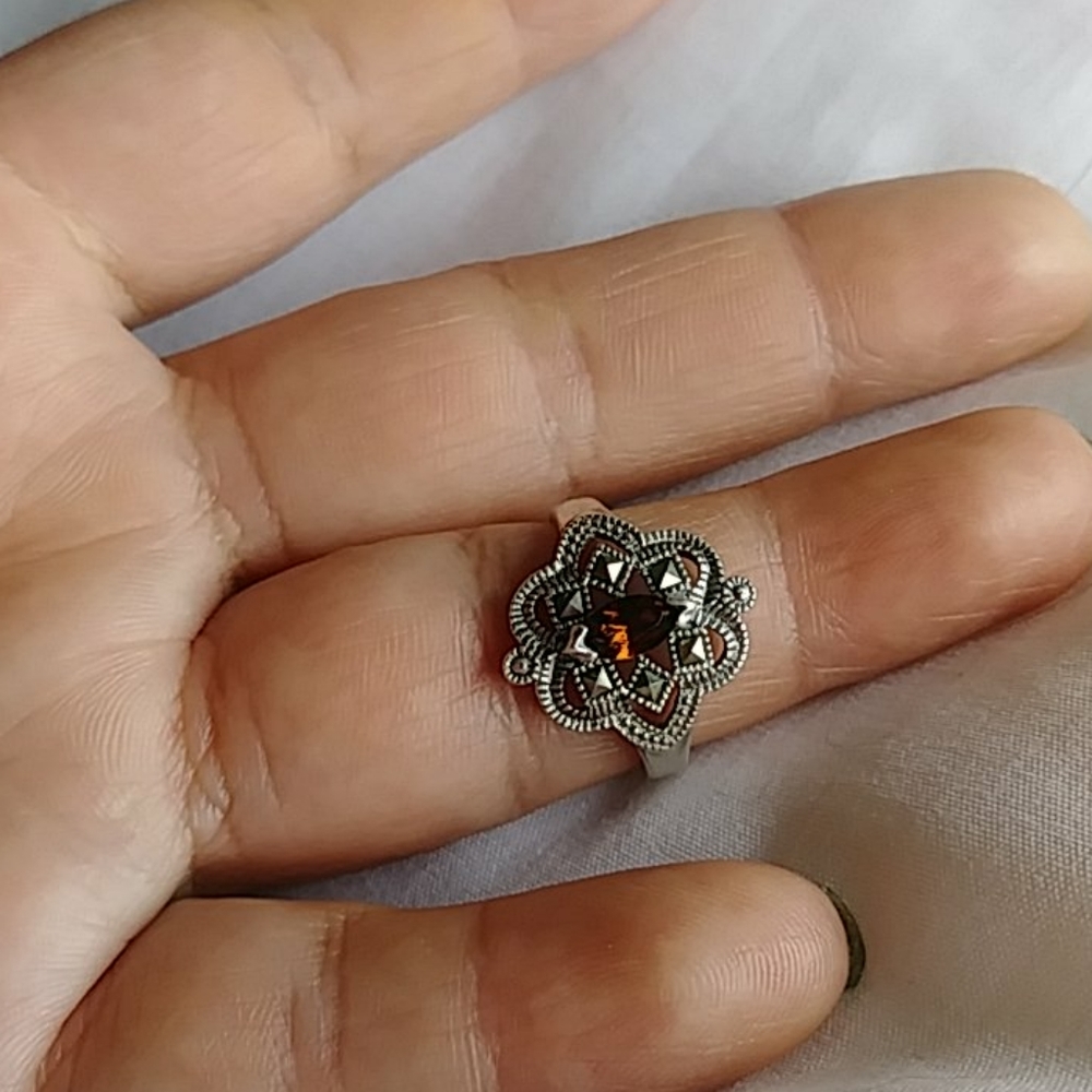 Ring - Picture 2 of 4